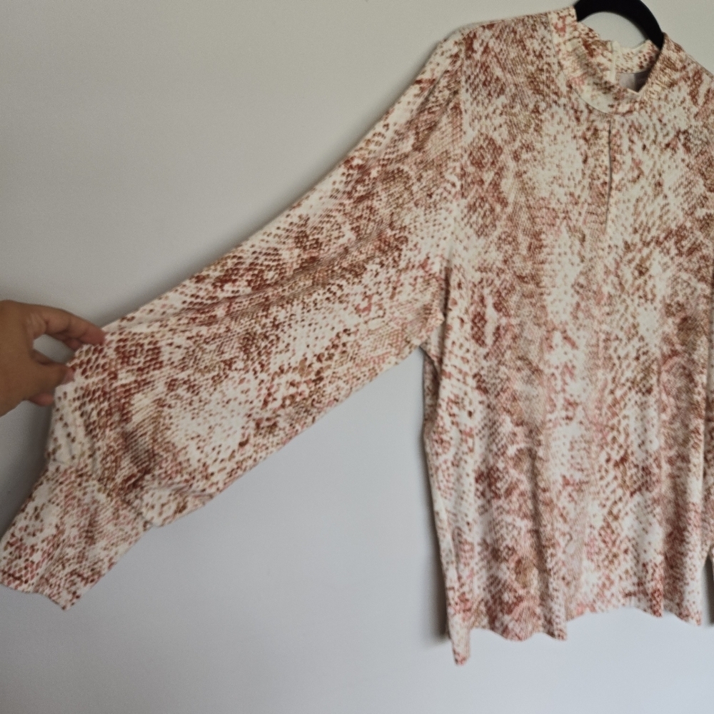Chico's Snake-Print Keyhole-Neckline Top Long Balloon Sleeves Jersey Size XL - Picture 7 of 14